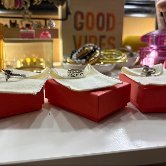 (Retired) James Avery Love ring - Picture 5 of 8